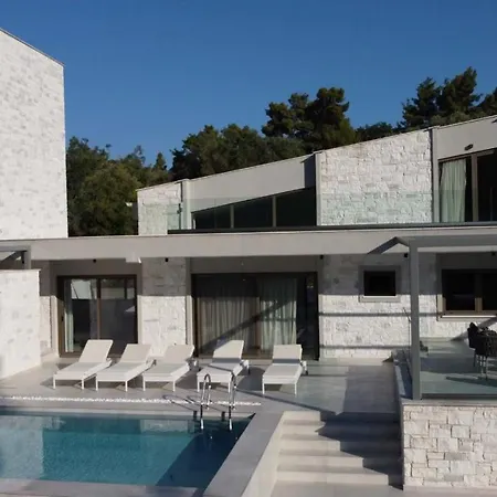 Alessandra Luxury With Private Pools And Jacuzzi *