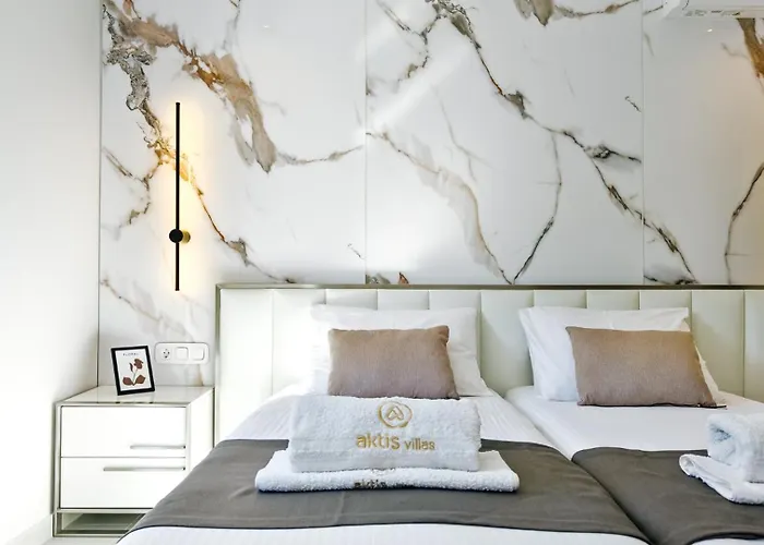 Alessandra Luxury With Private Pools And Jacuzzi Ferienhaus