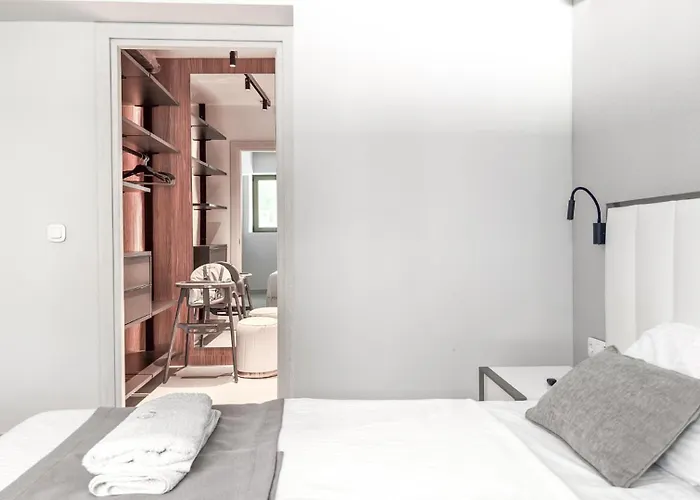 Alessandra Luxury With Private Pools And Jacuzzi