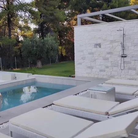Alessandra Luxury Holiday home Kriopigi