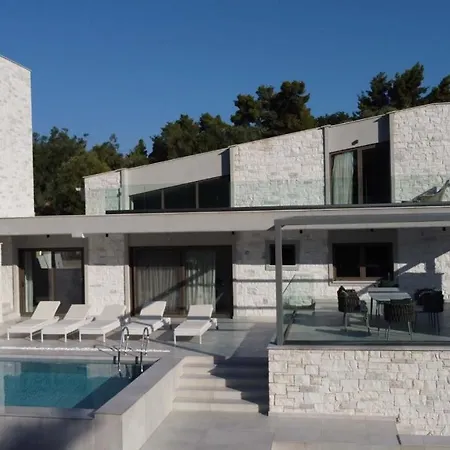 Holiday home Alessandra Luxury Kriopigi