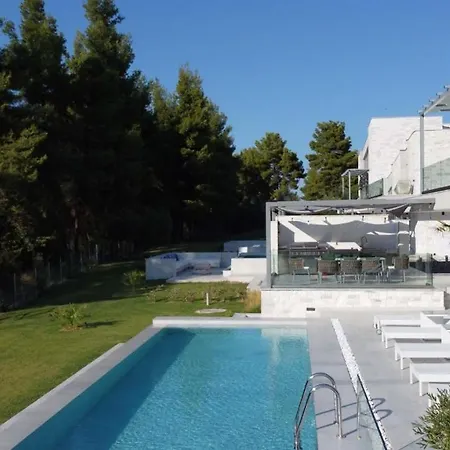 Dom wakacyjny Alessandra Luxury With Private Pools And Jacuzzi Kriopigi