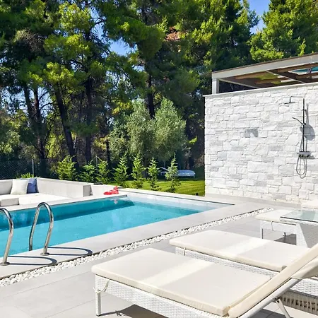Alessandra Luxury With Private Pools And Jacuzzi Dom wakacyjny *