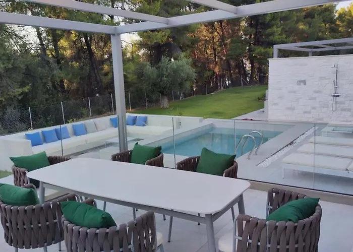 Alessandra Luxury With Private Pools And Jacuzzi Dom wakacyjny Kriopigi