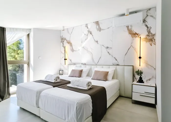 Alessandra Luxury With Private Pools And Jacuzzi Dom wakacyjny
