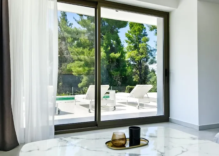 Alessandra Luxury With Private Pools And Jacuzzi